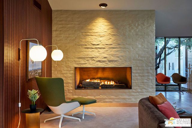 695 N Camino Real, Palm Springs, CA 92262