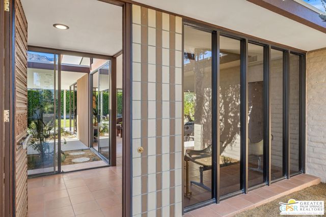 695 N Camino Real, Palm Springs, CA 92262