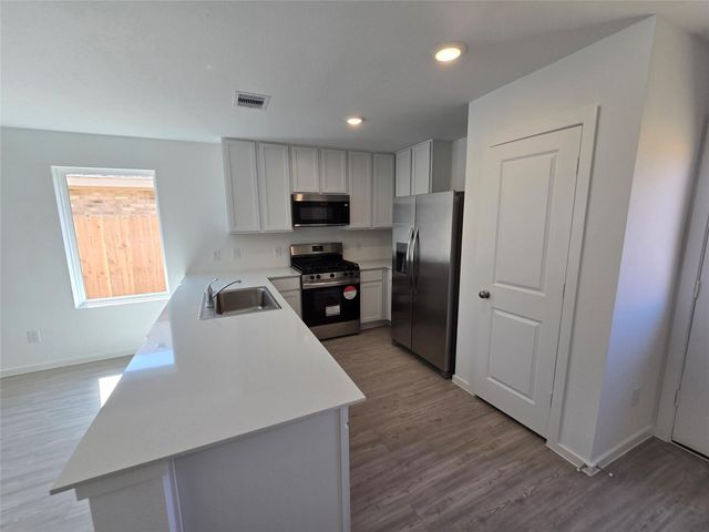 1538 Wisteria Peaks Court, Crosby, TX 77532