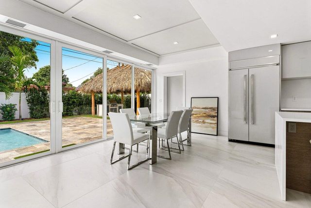 902 SW 27th Place, Boynton Beach, FL 33435