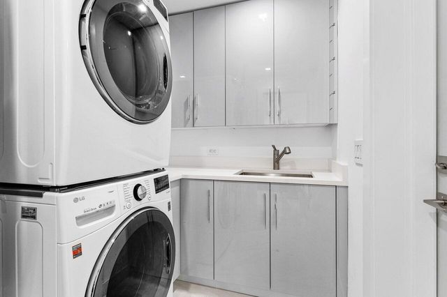 902 SW 27th Place, Boynton Beach, FL 33435