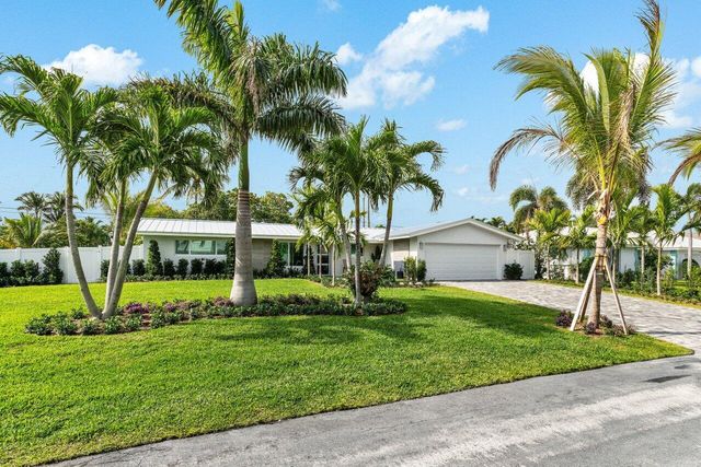 902 SW 27th Place, Boynton Beach, FL 33435