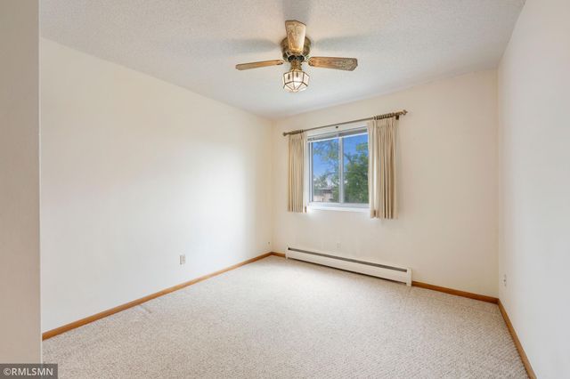 7000 Sandell Avenue 16, Edina, MN 55435