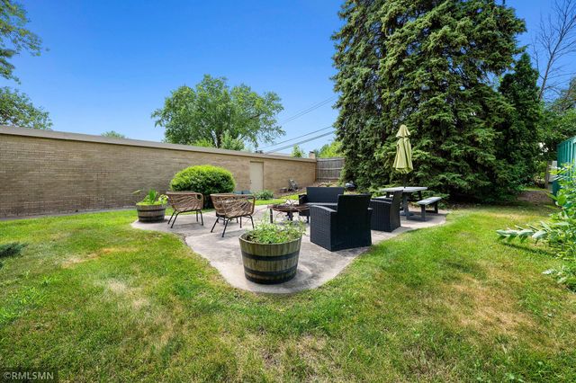 7000 Sandell Avenue 16, Edina, MN 55435