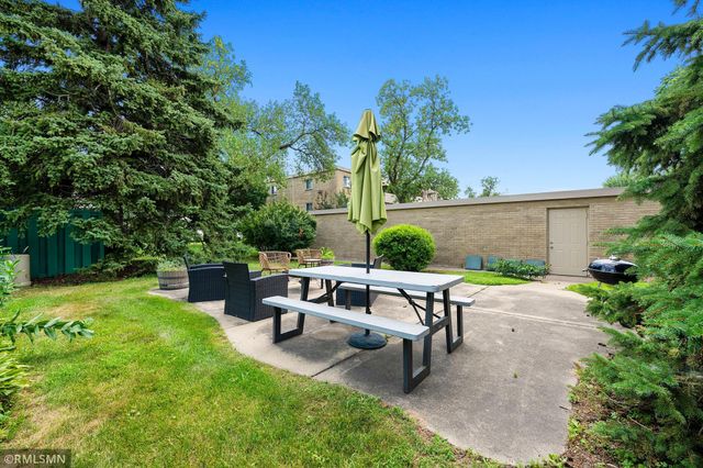 7000 Sandell Avenue 16, Edina, MN 55435