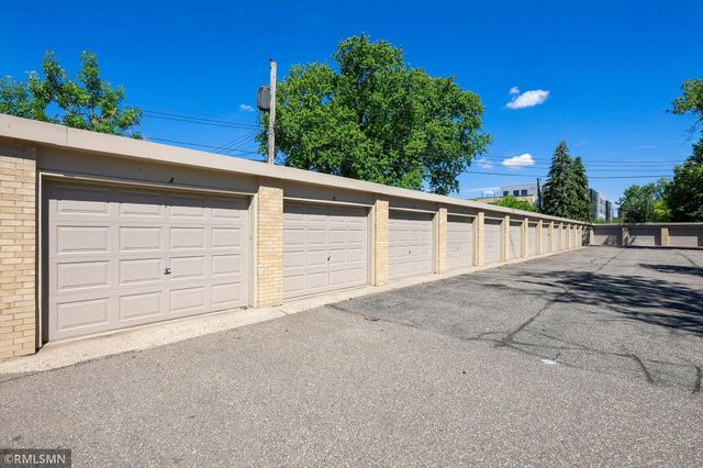 7000 Sandell Avenue 16, Edina, MN 55435