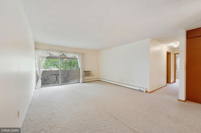 7000 Sandell Avenue 16, Edina, MN 55435