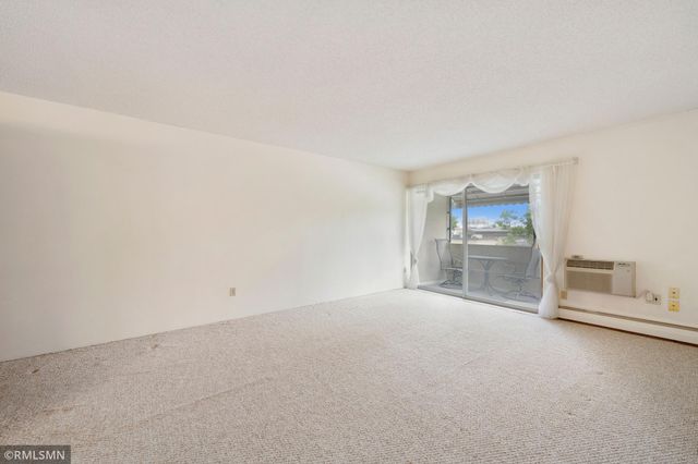 7000 Sandell Avenue 16, Edina, MN 55435
