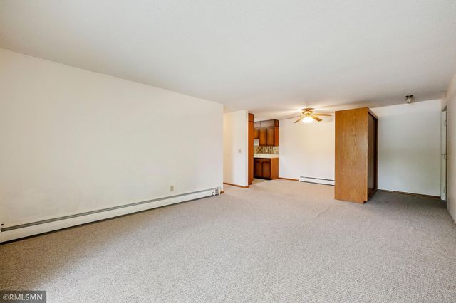 7000 Sandell Avenue 16, Edina, MN 55435
