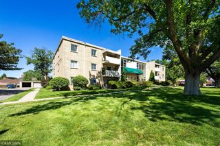 7000 Sandell Avenue 16, Edina, MN 55435