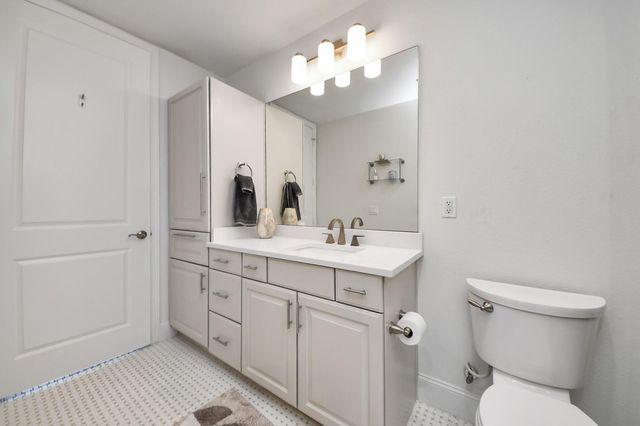 2120 Kipling Street 208, Houston, TX 77098