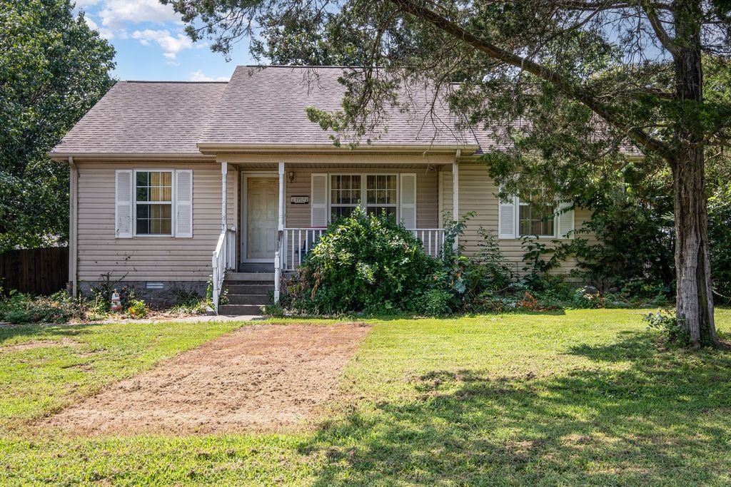 702 Forest Crossing Dr, Smyrna, TN 37167