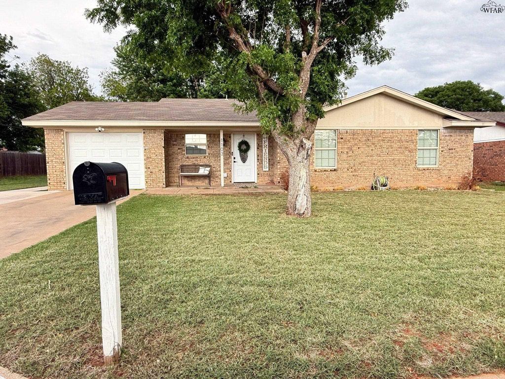 1103 LISA LANE, Burkburnett, TX 76354