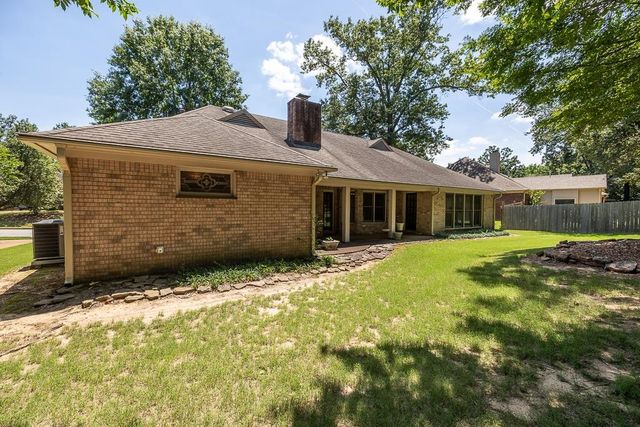8668 WOOD MILLS DR W, Memphis, TN 38016