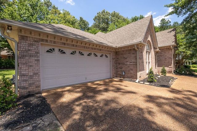 8668 WOOD MILLS DR W, Memphis, TN 38016
