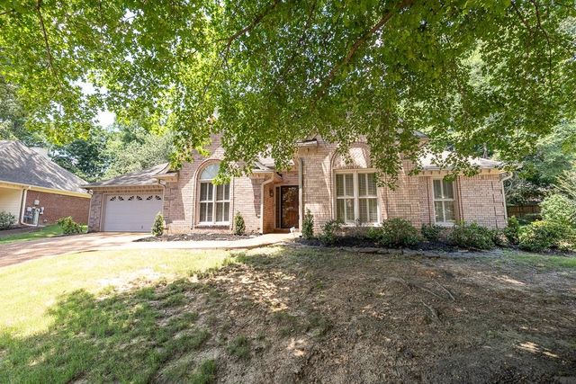 8668 WOOD MILLS DR W, Memphis, TN 38016