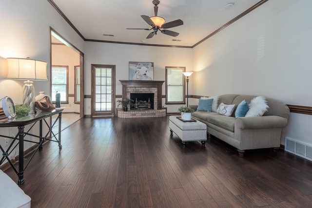 8668 WOOD MILLS DR W, Memphis, TN 38016