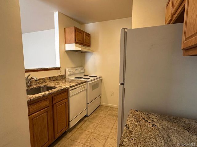 1870 Baldwin Road 24, Yorktown Heights, NY 10598