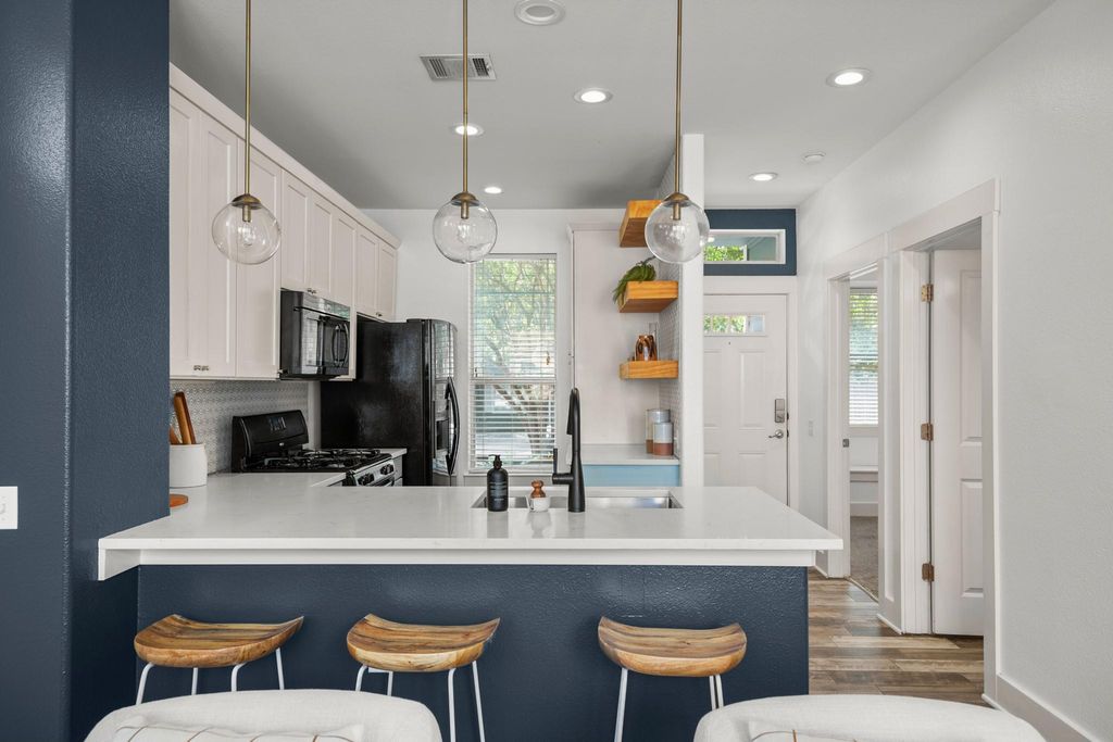 1601 Miriam Ave 101, Austin, TX 78702