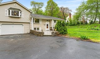 32 Chatfield Drive, Trumbull, CT 06611