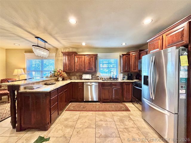 1406 Country Club Road, Mcalester, OK 74501