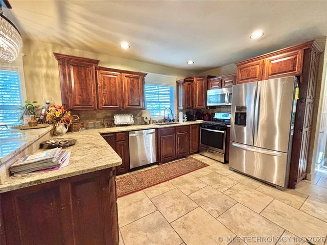 1406 Country Club Road, Mcalester, OK 74501
