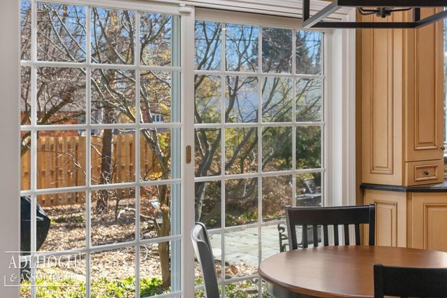 450 University Place, Grosse Pointe, MI 48230