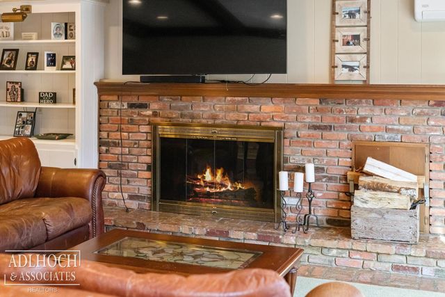 450 University Place, Grosse Pointe, MI 48230