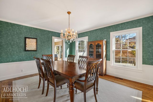 450 University Place, Grosse Pointe, MI 48230