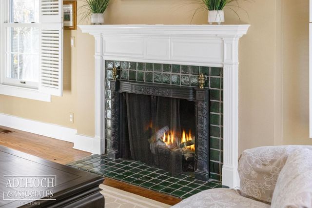 450 University Place, Grosse Pointe, MI 48230