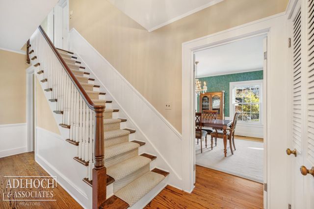 450 University Place, Grosse Pointe, MI 48230