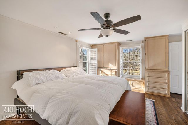 450 University Place, Grosse Pointe, MI 48230