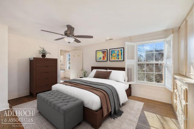 450 University Place, Grosse Pointe, MI 48230