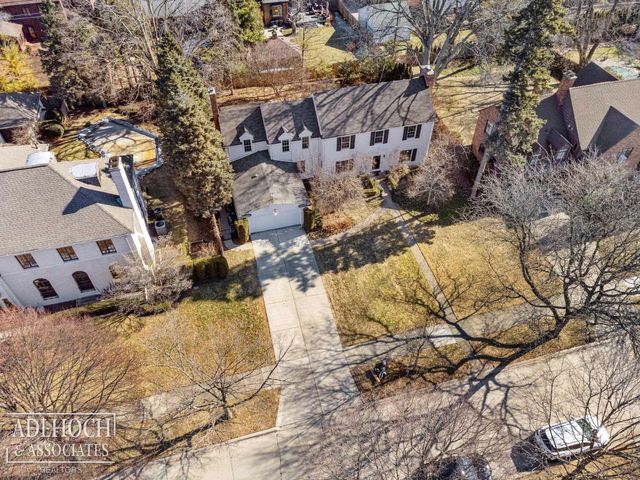 450 University Place, Grosse Pointe, MI 48230