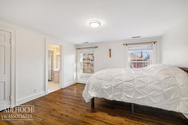 450 University Place, Grosse Pointe, MI 48230