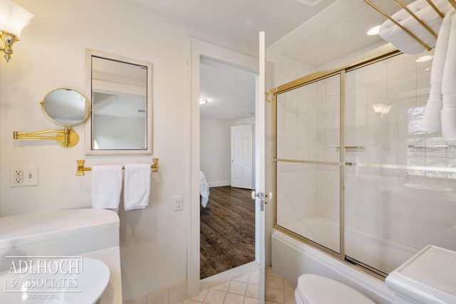 450 University Place, Grosse Pointe, MI 48230