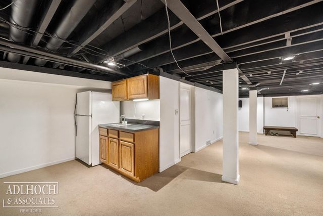 450 University Place, Grosse Pointe, MI 48230