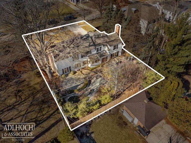 450 University Place, Grosse Pointe, MI 48230