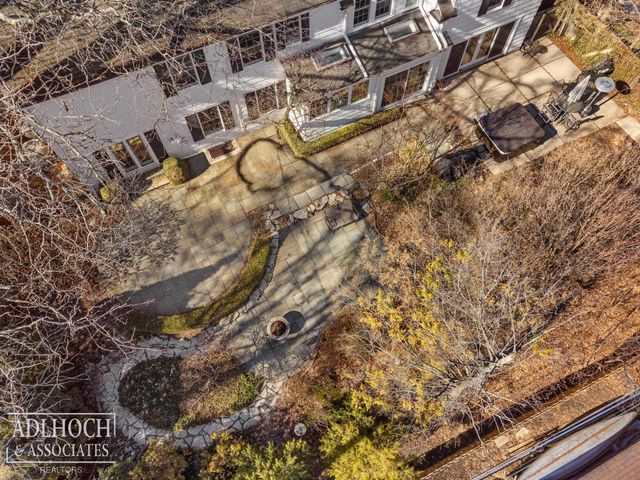 450 University Place, Grosse Pointe, MI 48230