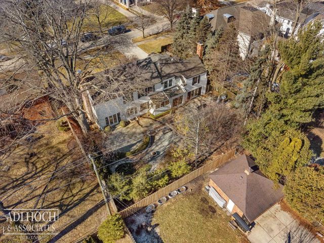 450 University Place, Grosse Pointe, MI 48230