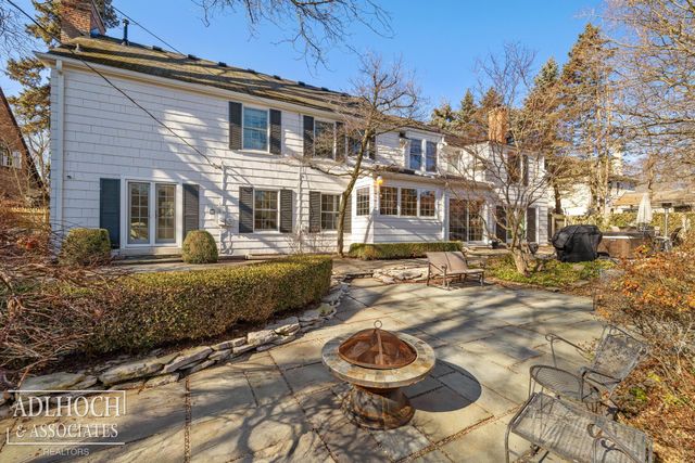 450 University Place, Grosse Pointe, MI 48230