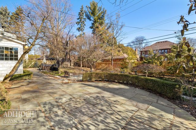 450 University Place, Grosse Pointe, MI 48230