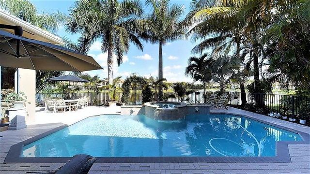 8871 Club Estates Way, Lake Worth, FL 33467