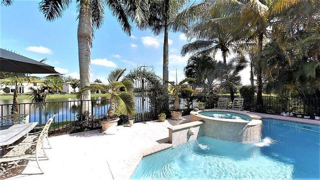 8871 Club Estates Way, Lake Worth, FL 33467