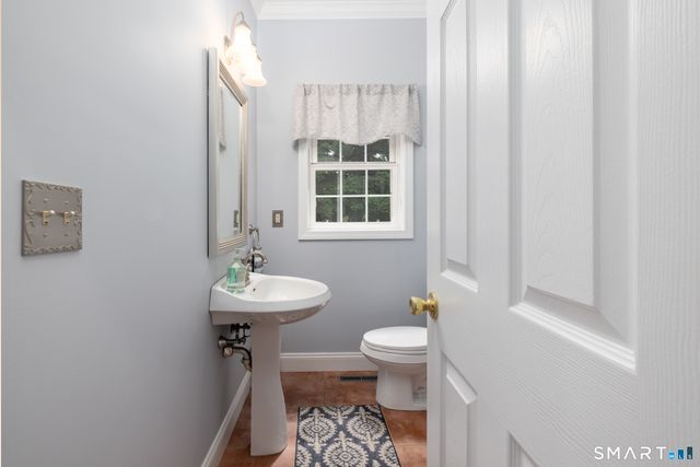 10 Curtis Road, Middlebury, CT 06762