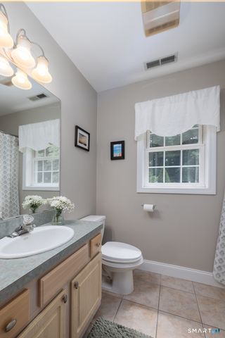 10 Curtis Road, Middlebury, CT 06762
