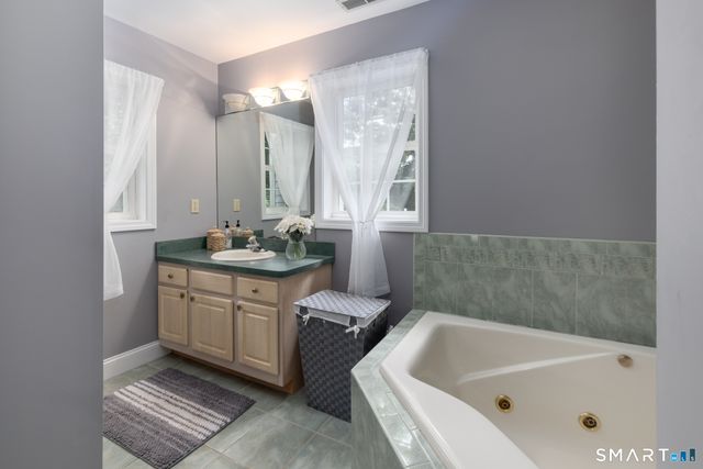 10 Curtis Road, Middlebury, CT 06762