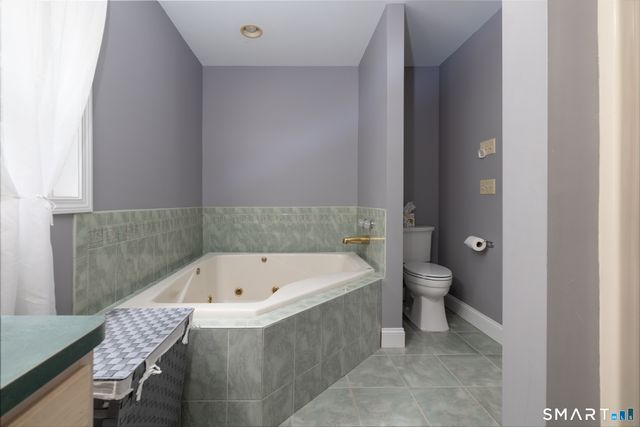 10 Curtis Road, Middlebury, CT 06762