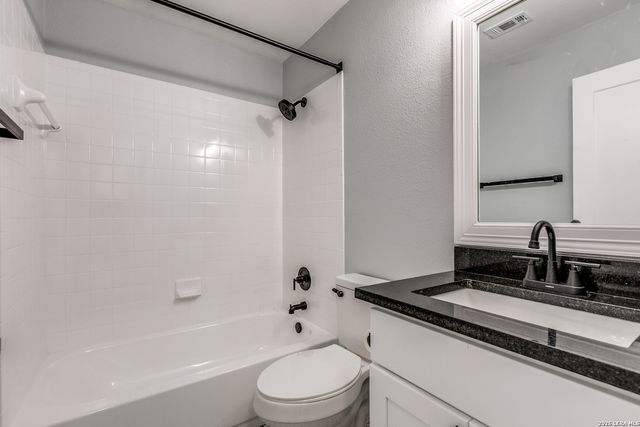 8407 CHALK HILL CV, Converse, TX 78109