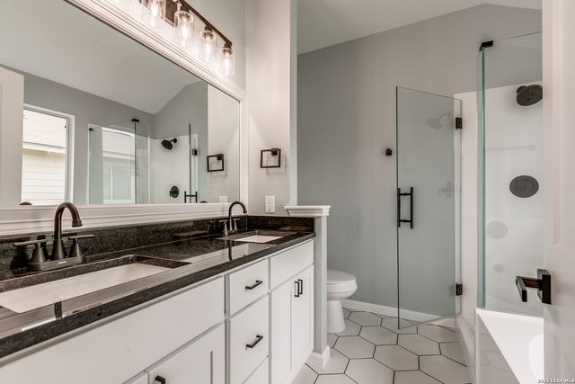 8407 CHALK HILL CV, Converse, TX 78109